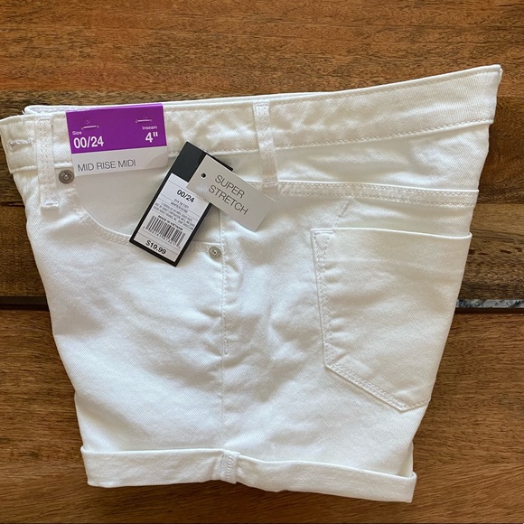 MOSSIMO Brand New White Shorts🤍🤍🤍 - Picture 6 of 6